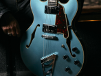 Полуакустическая электрогитара DAngelico Premier DC Sky Blue