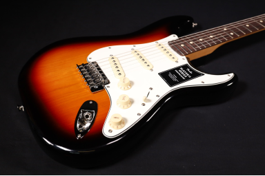 Электрогитара Fender Player Plus Stratocaster Maple 3-Color Sunburst