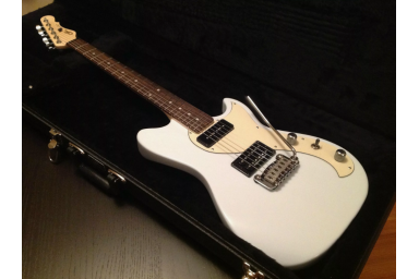 Электрогитара G&amp;L Fallout Alpine White CR, с кейсом