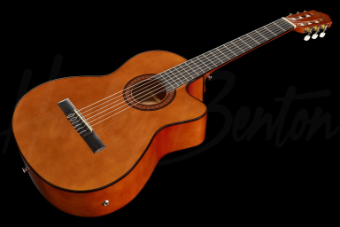 Классическая гитара со звукоснимателем Harley Benton CG300CE NT