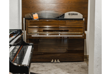 Акустическое пианино Yamaha JU109 PM - красное дерево полированный