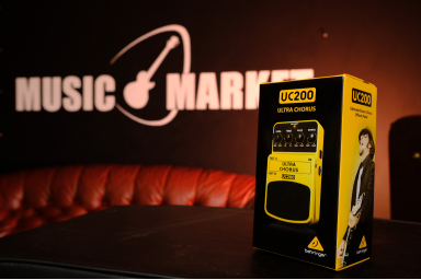Педаль эффектов стерео хорус BEHRINGER UC200