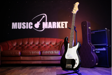 Бас-гитара Caraya B300BK