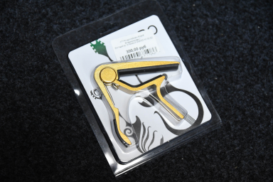 Каподастр гитарный DEKKO FC-72 GD