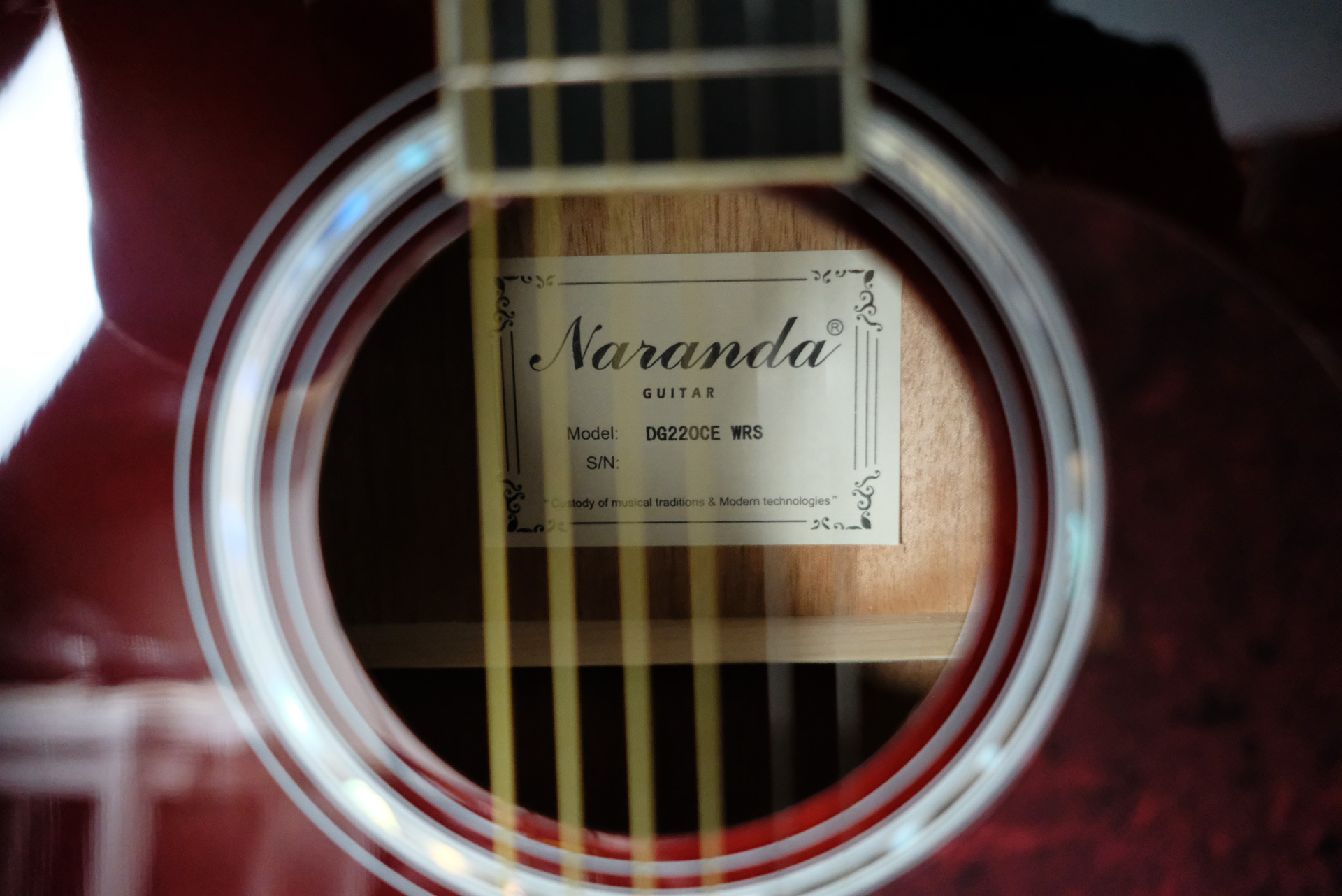 Электроакустическая гитара Naranda DG220CE-WRS
