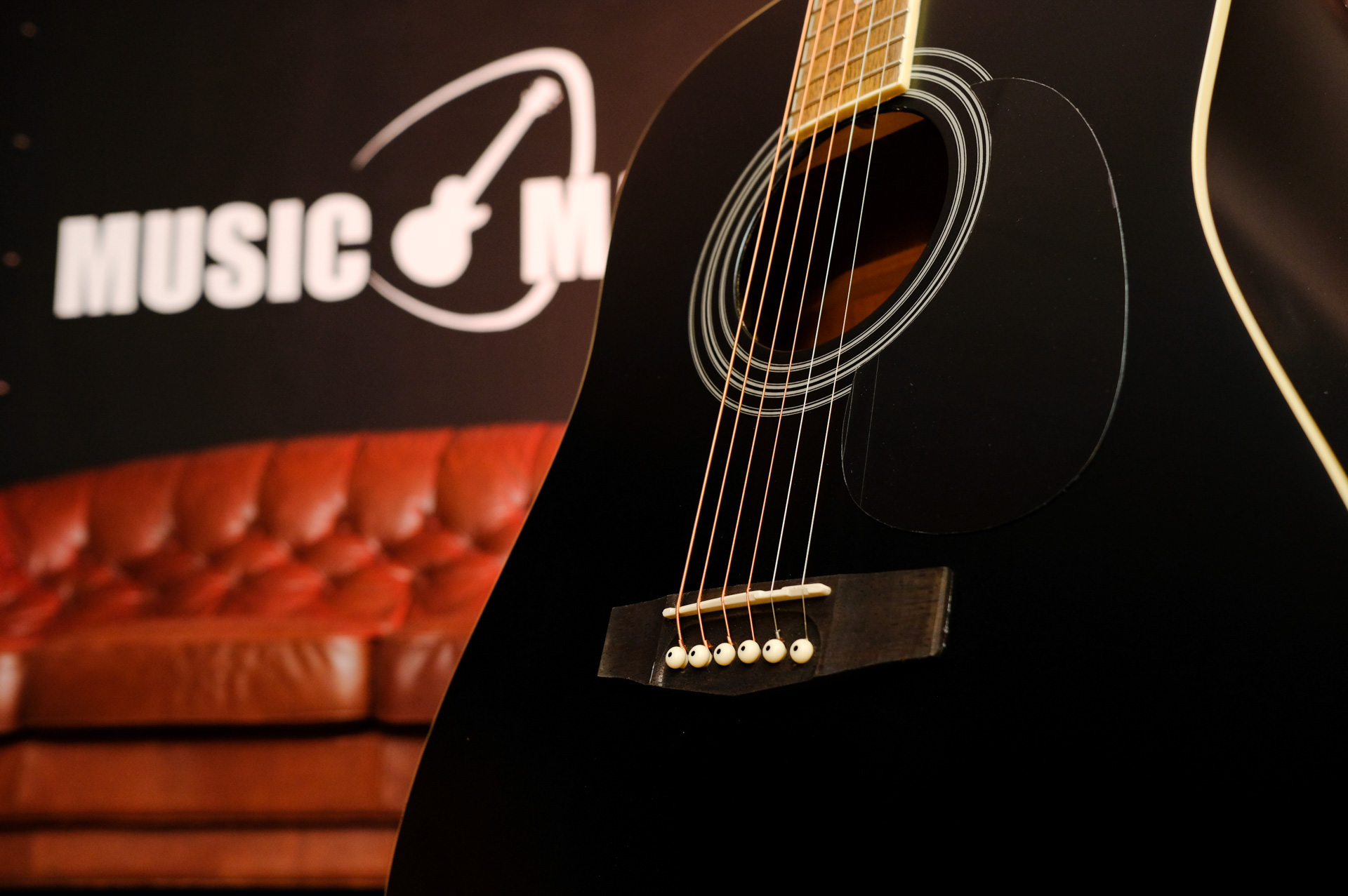 Электроакустическая гитара Parkwood W81E-BKS