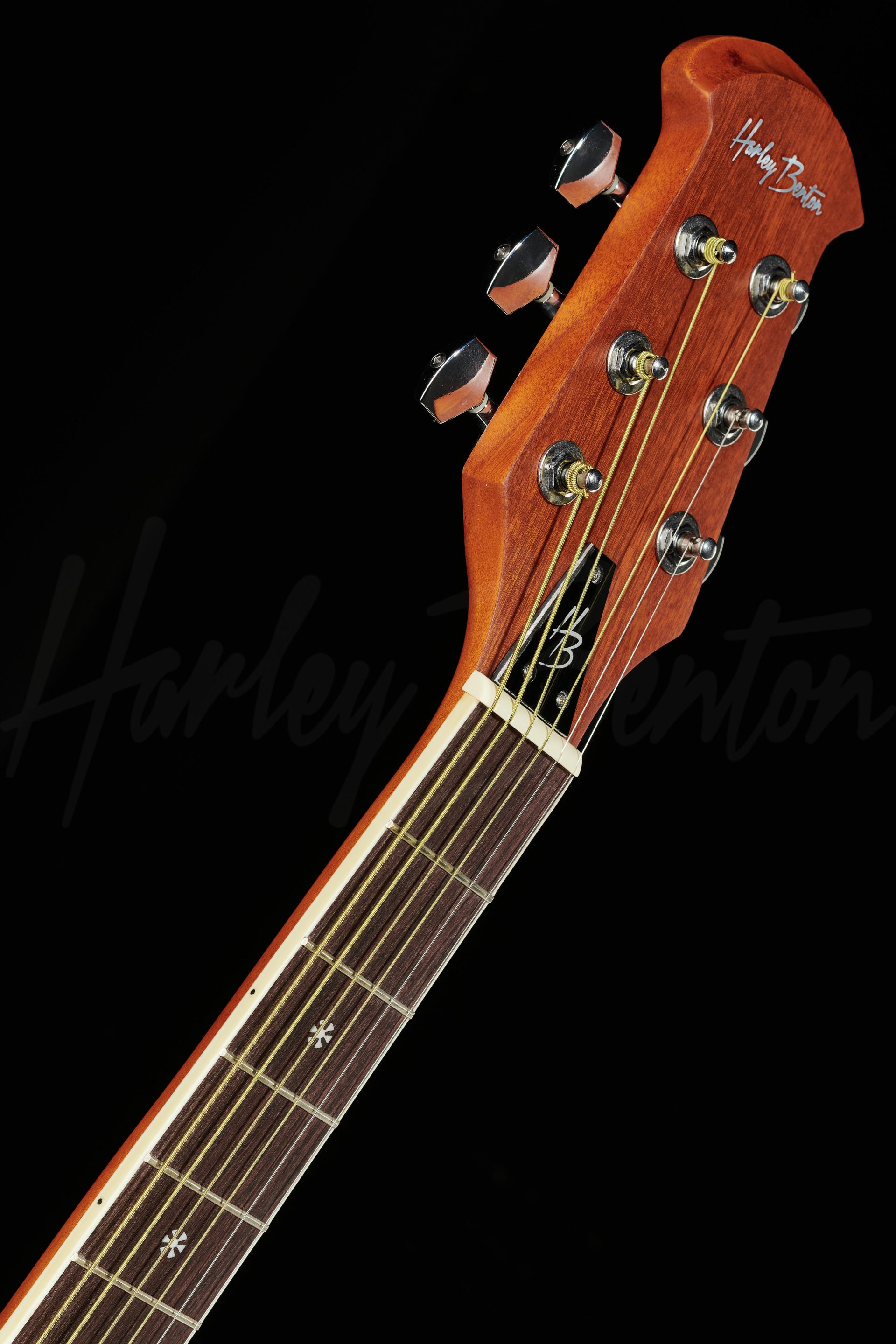 Электроакустическая гитара Harley Benton HBO-600NT
