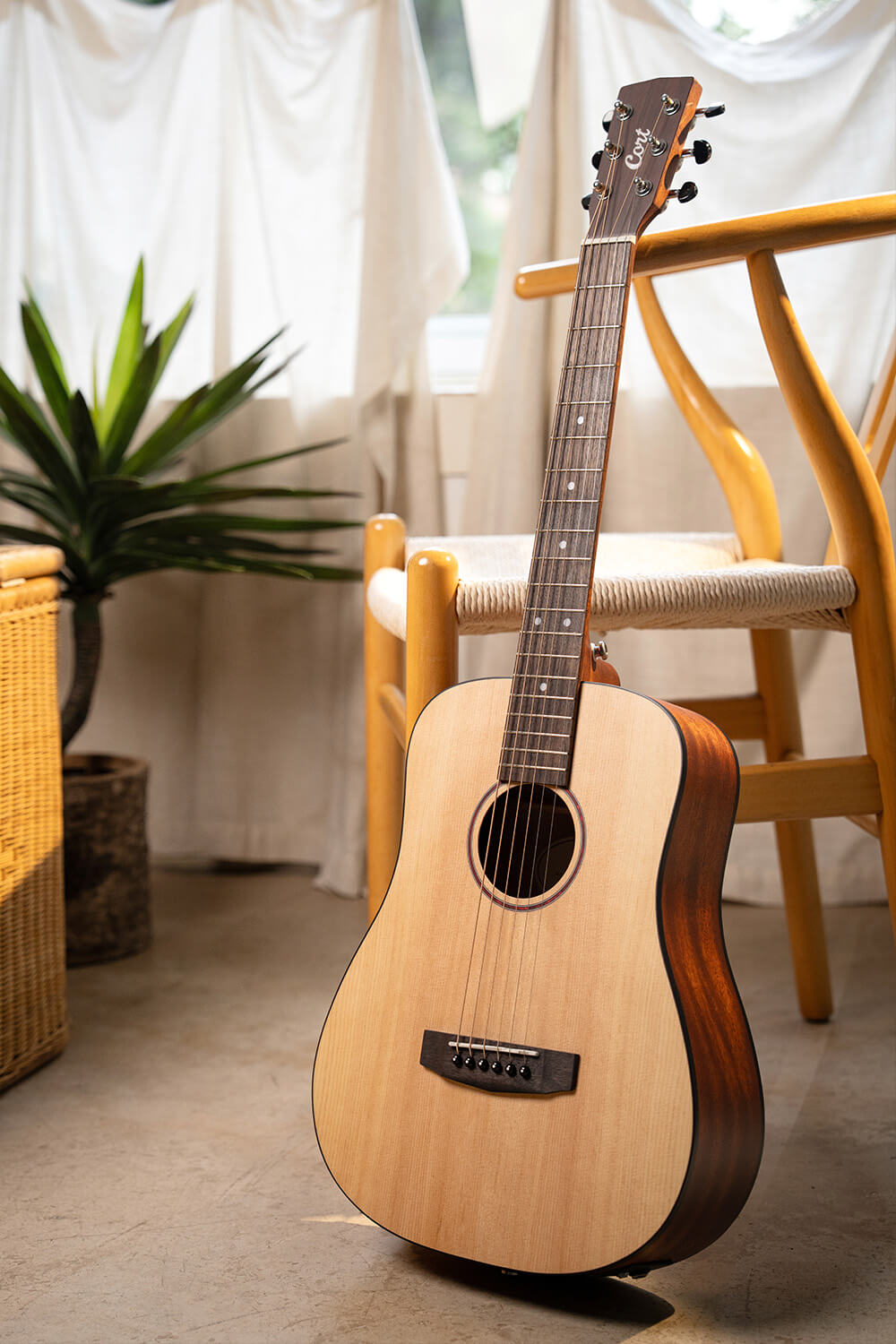 Earth-GO-OP-wbag Earth Series Трансакустическая гитара, цвет натуральный, с чехлом, Cort