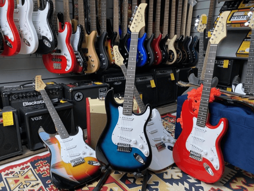 Электрогитара с комбиком (общее объявление) 10000