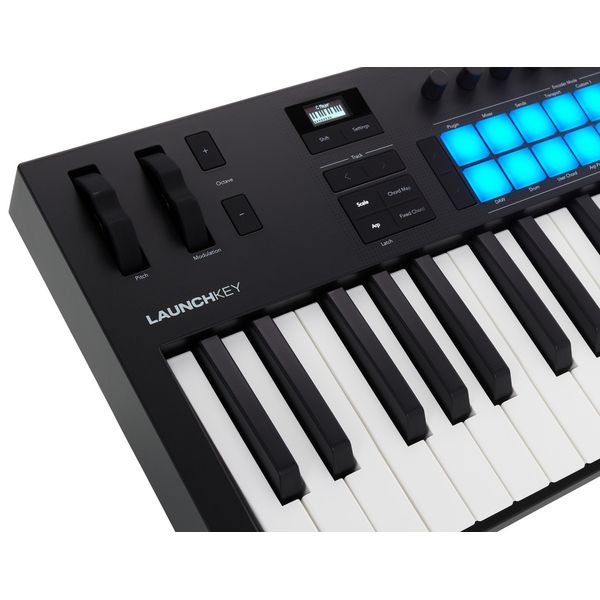 MIDI-клавиатура Novation Launchkey 37 MK4