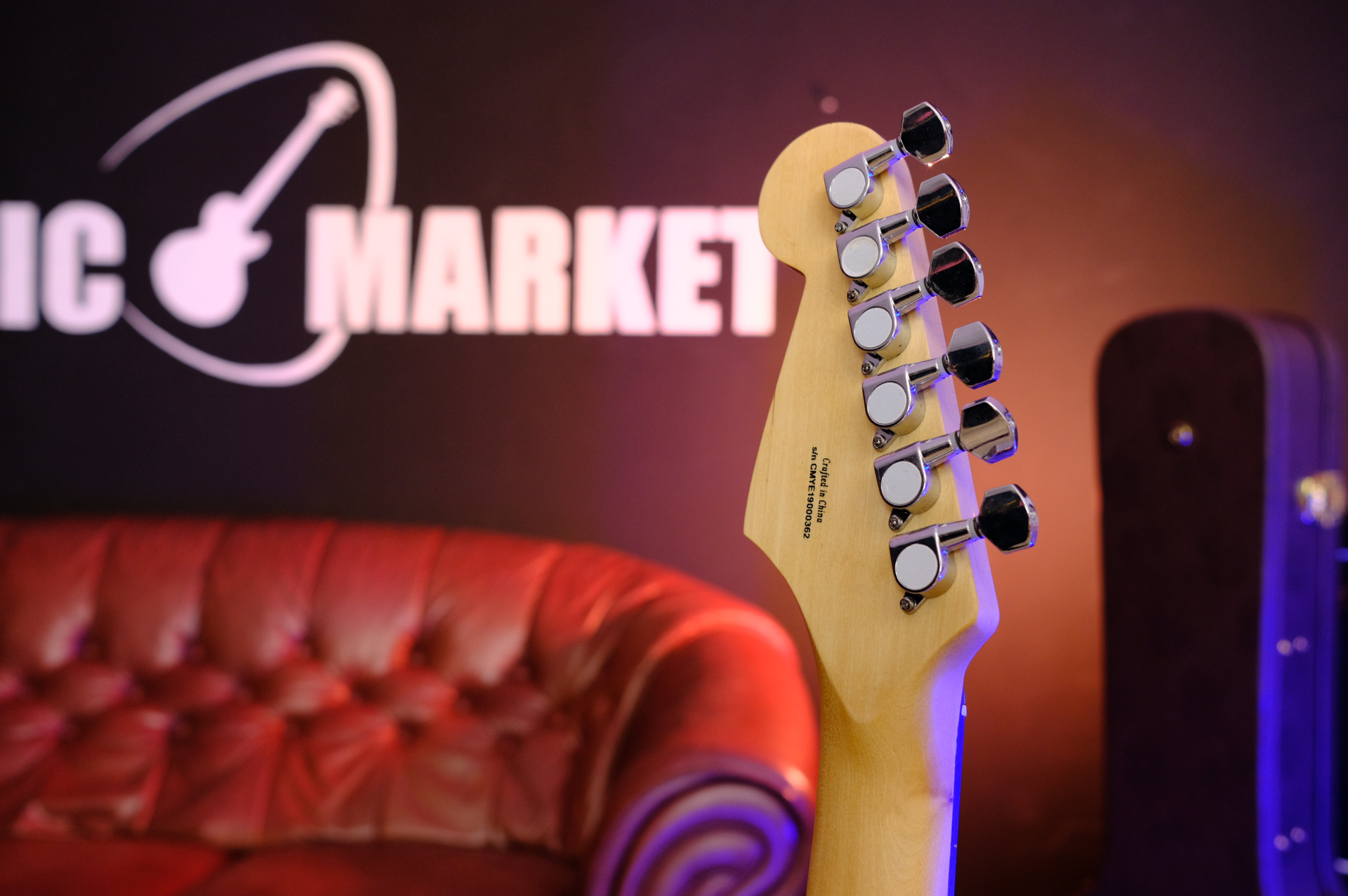 Электрогитара FENDER SQUIER MM STRATOCASTER HARD TAIL RED