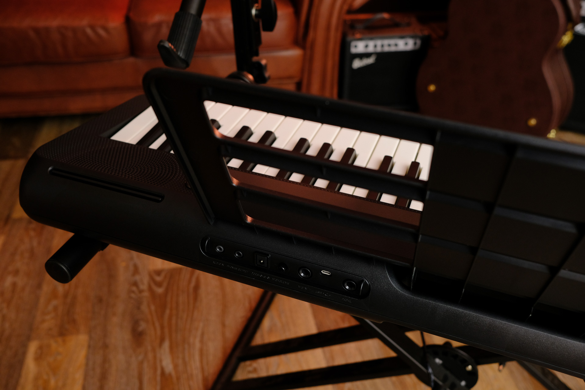 Синтезатор Casio LK-S250