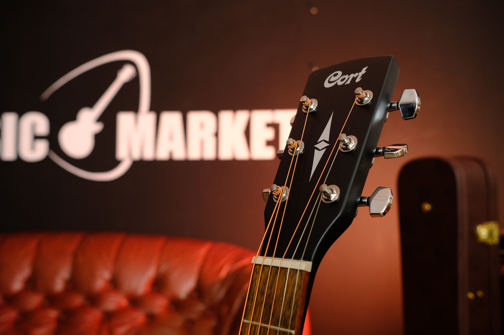 Электроакустическая гитара Cort AD810E-BKS