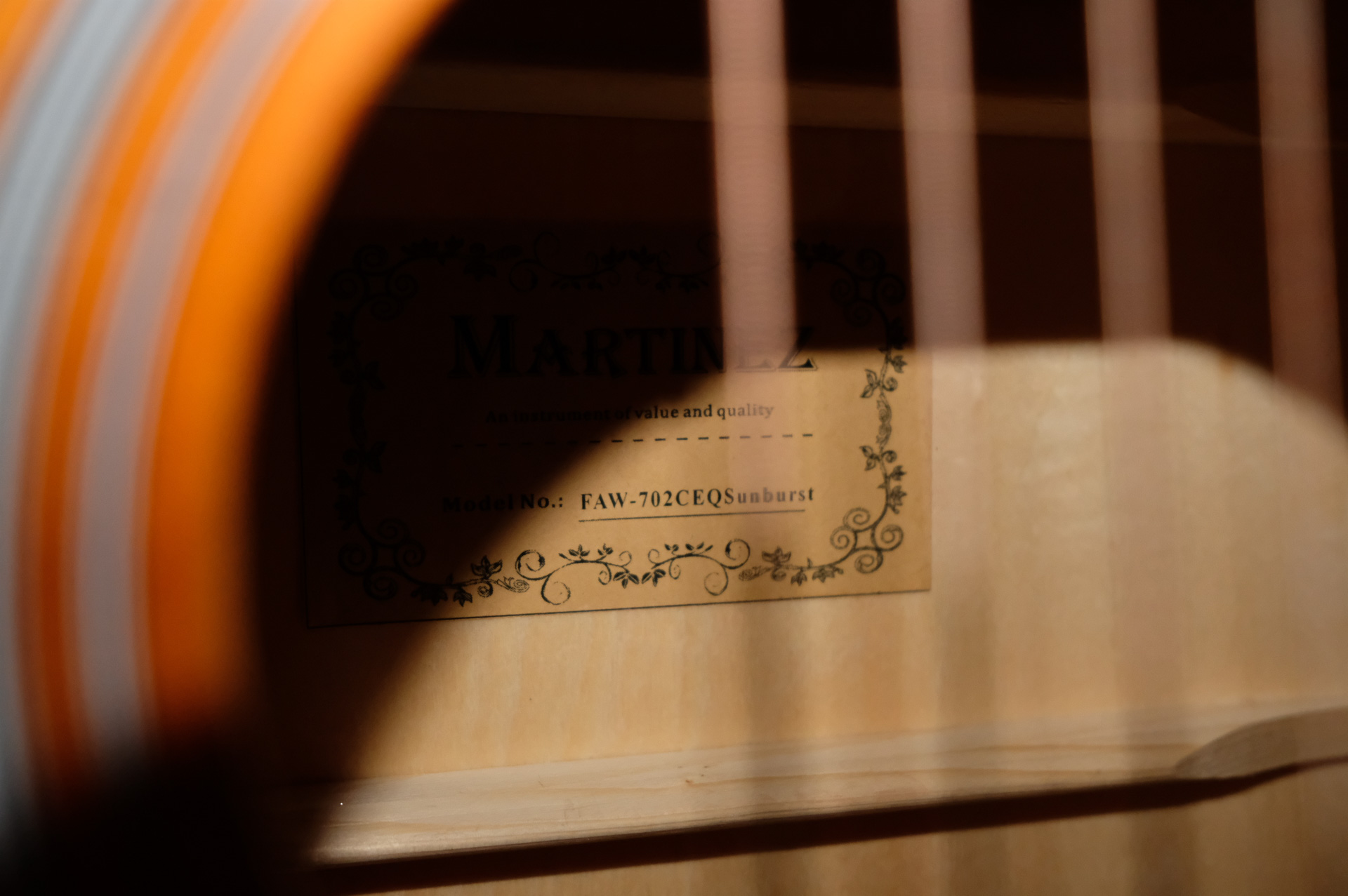 Электроакустическая гитара Martinez FAW - 702 CEQ / VS