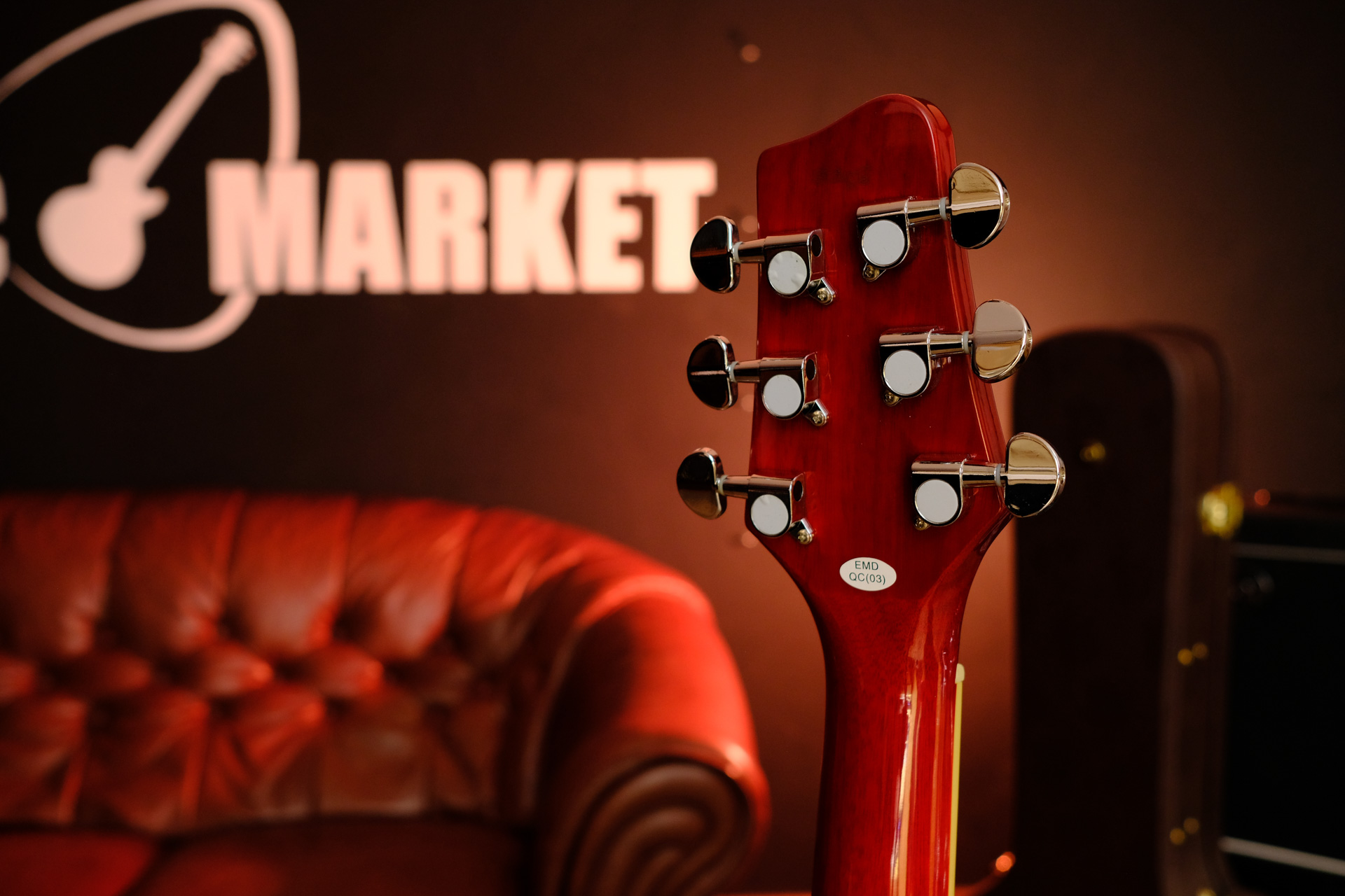 Электроакустическая гитара STAGG SA35 DSCE-TR