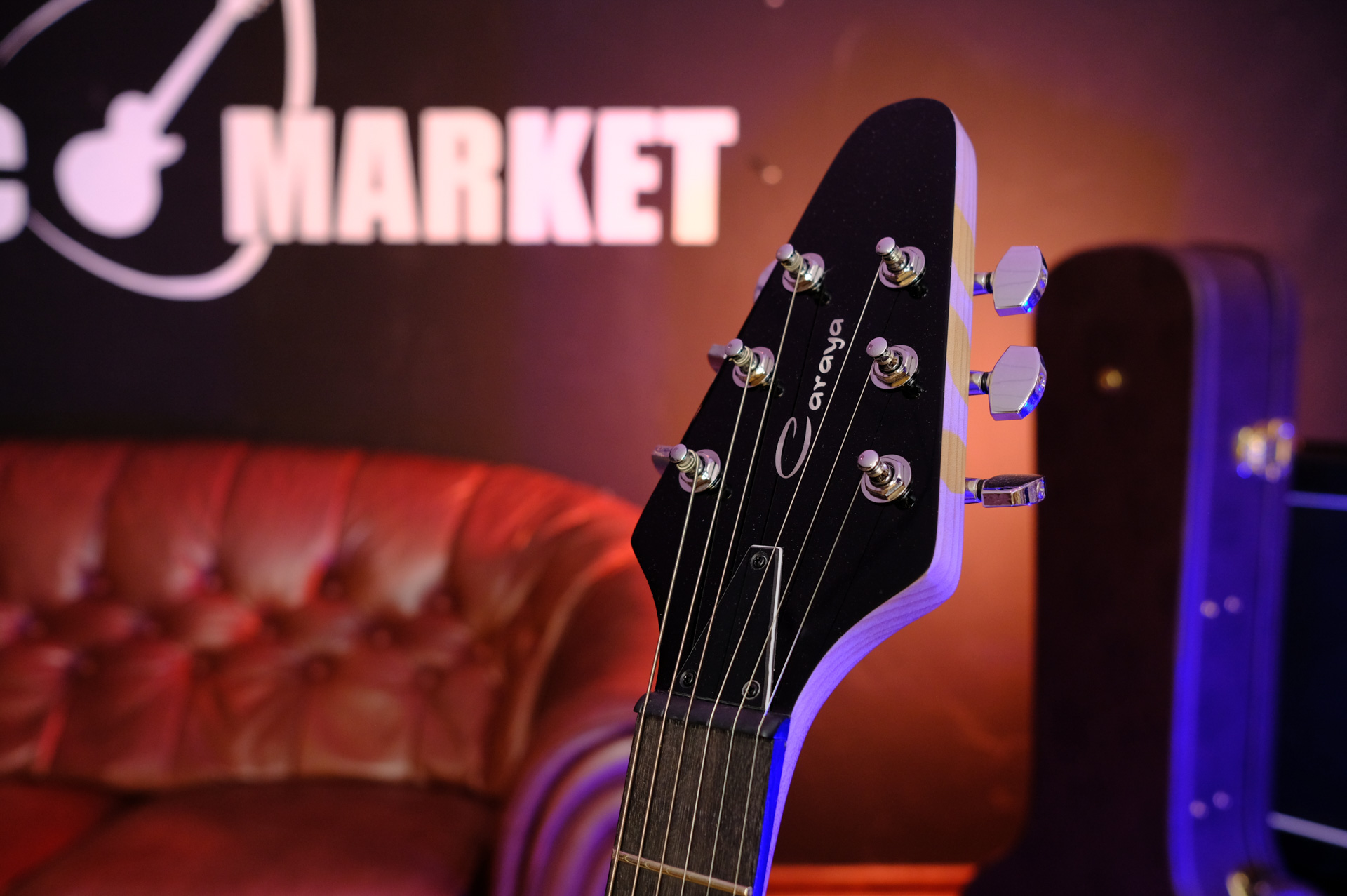 Электрогитара Caraya E235BK