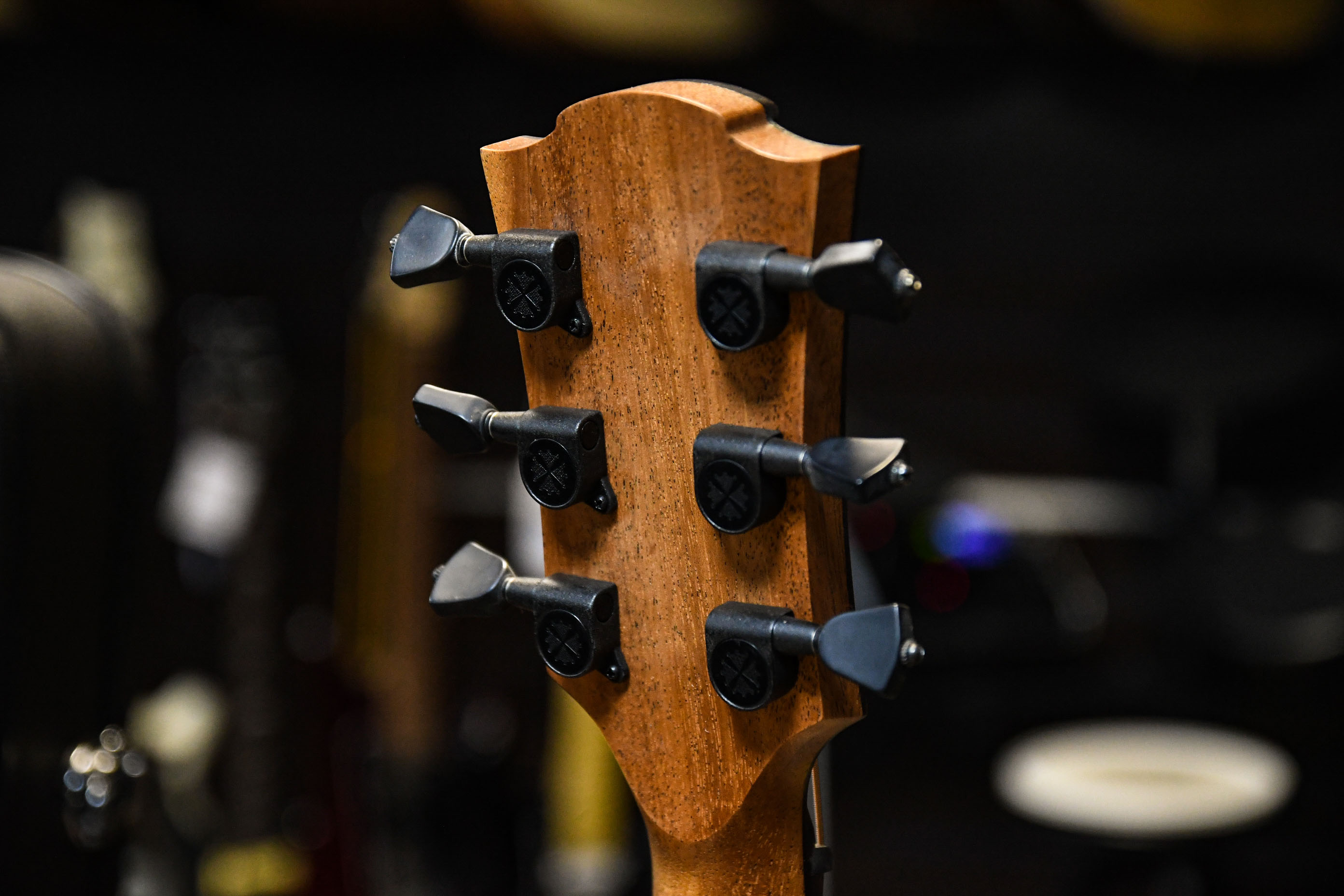 Акустическая гитара LAG T-170A