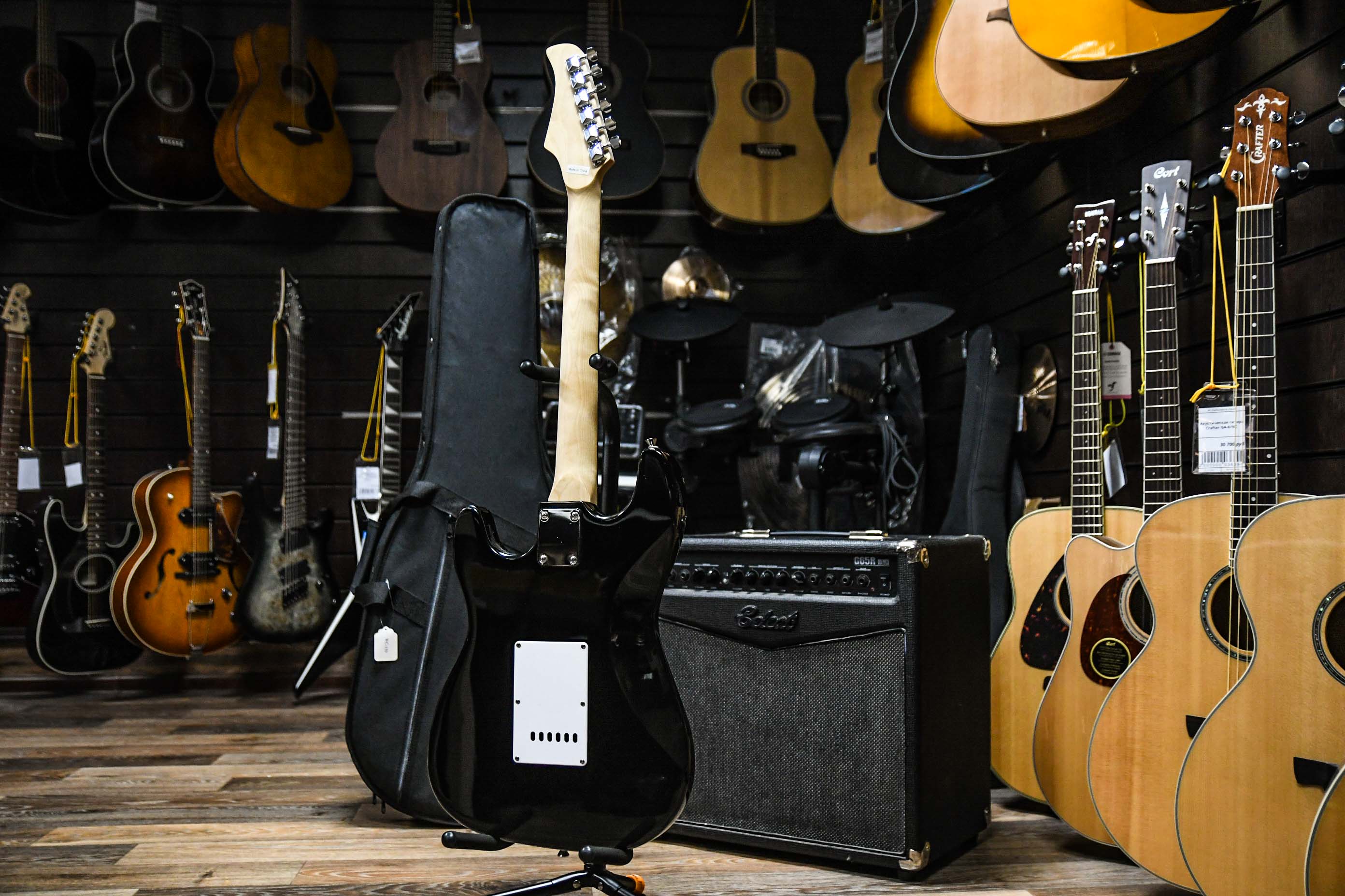 Электрогитара шестиструнная TERRIS TST-39 BK