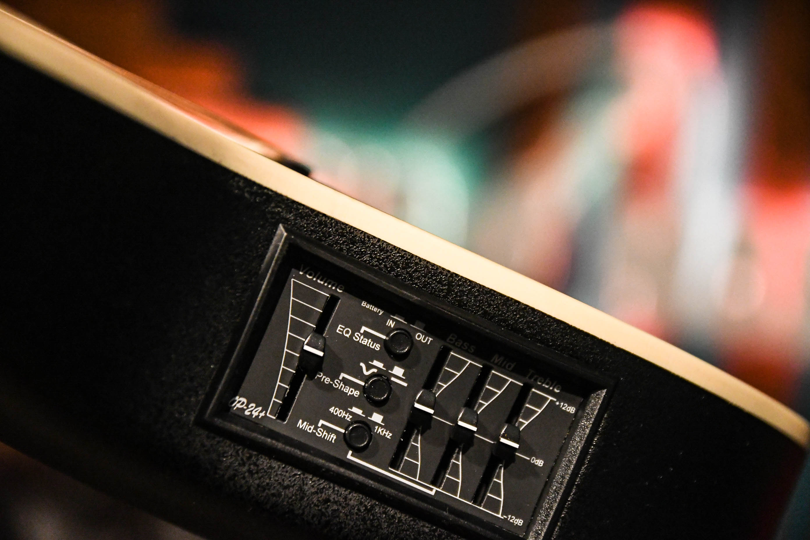 OVATION MM68AX-DS мандолина