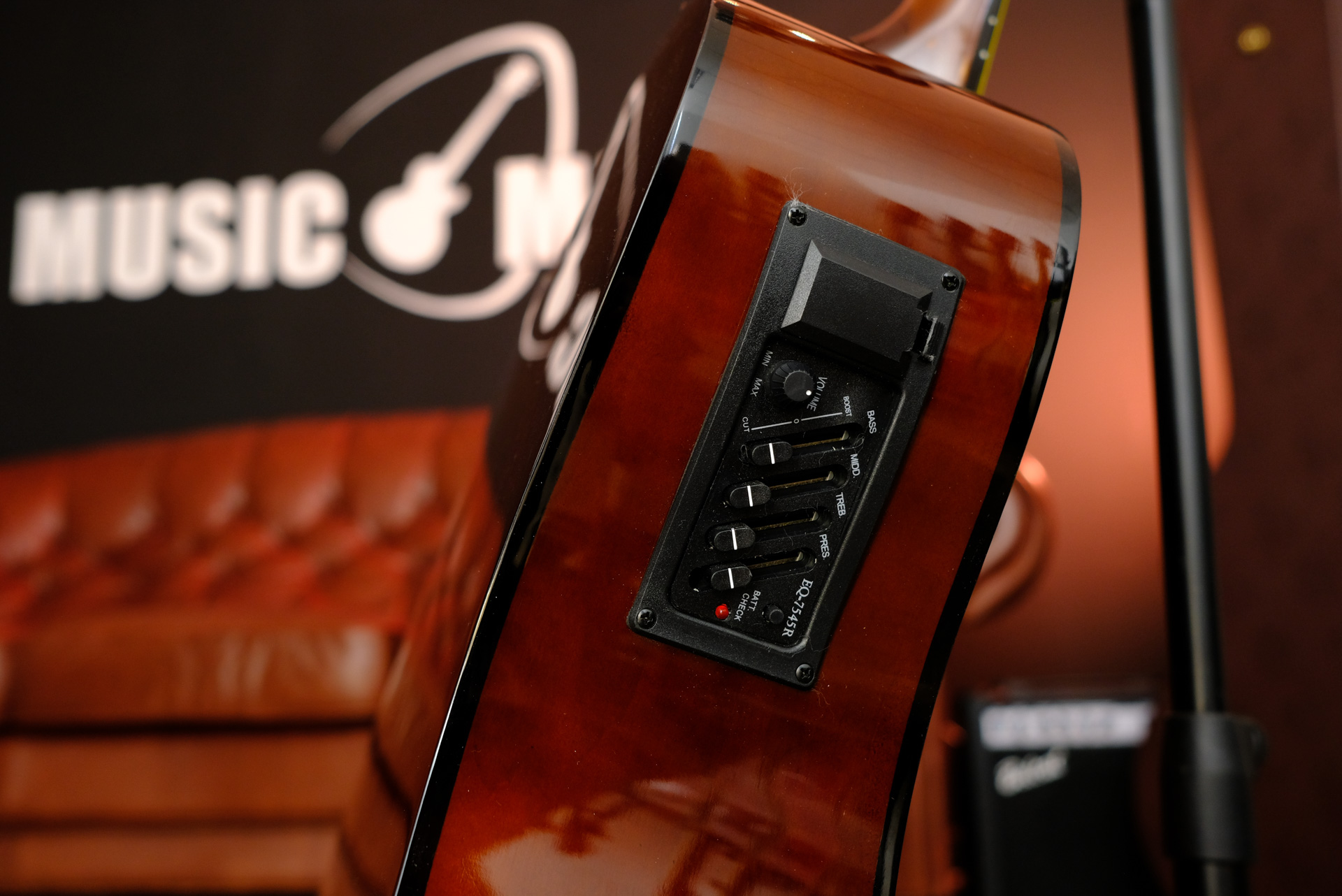 Электроакустическая гитара Fabio FAW-701VS CEQ (SB)