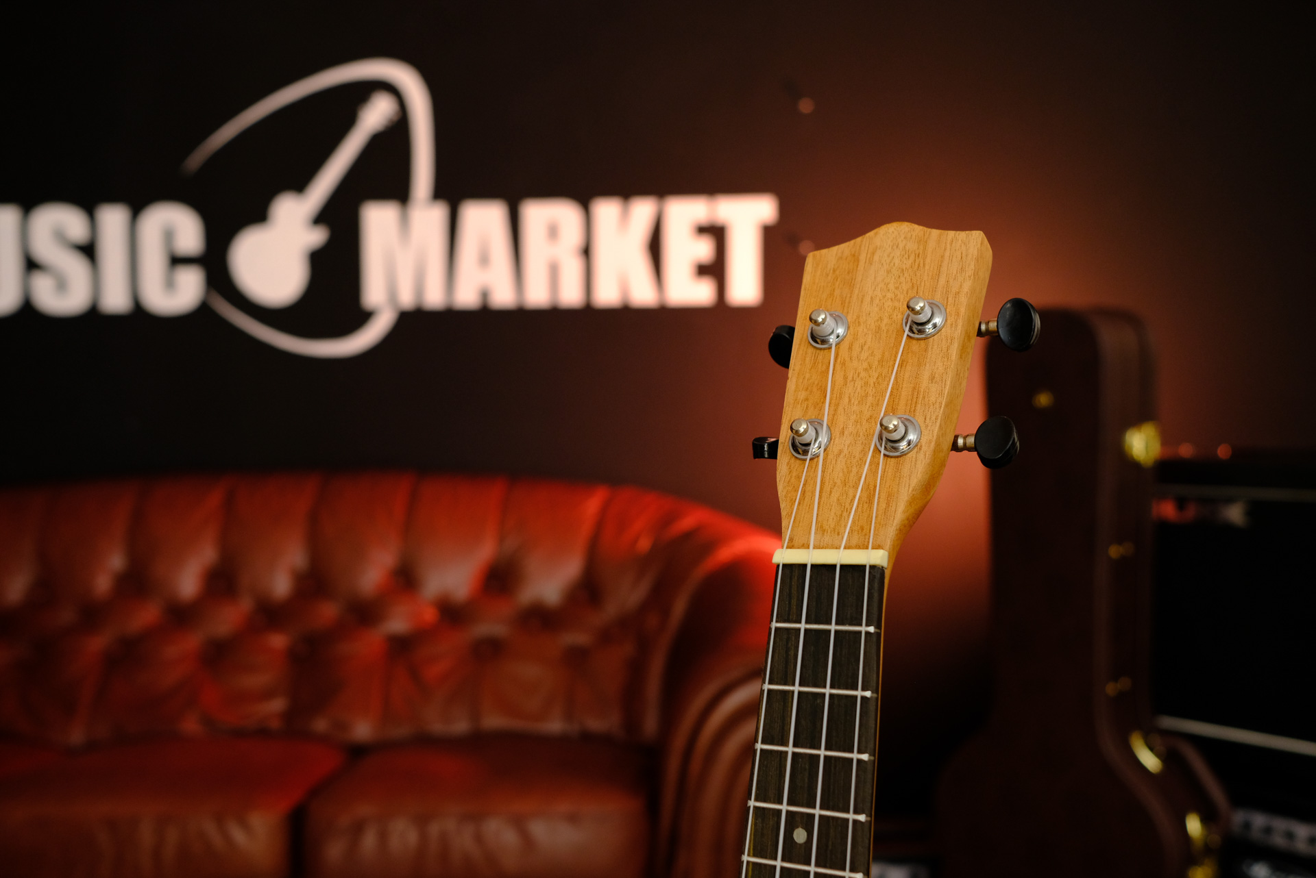 Укулеле Fabio UK21-550 EQ Mahagoni с подключением