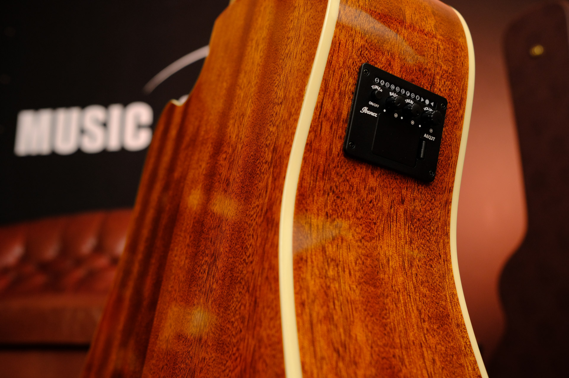 Гитара электроакустическая шестиструнная IBANEZ PF15ECE NT