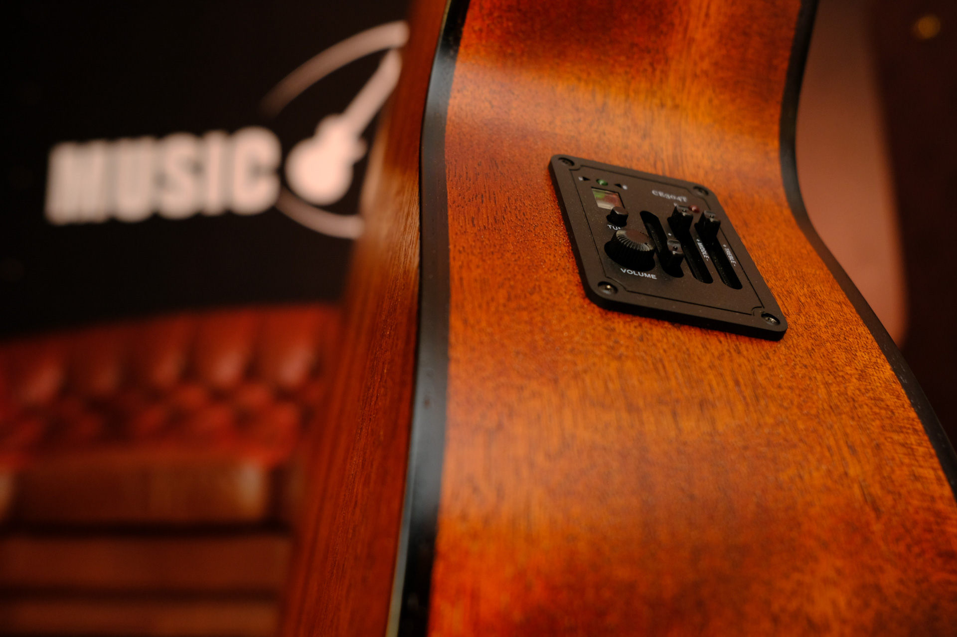 Гитара электроакустическая шестиструнная JET JJE-250 OP