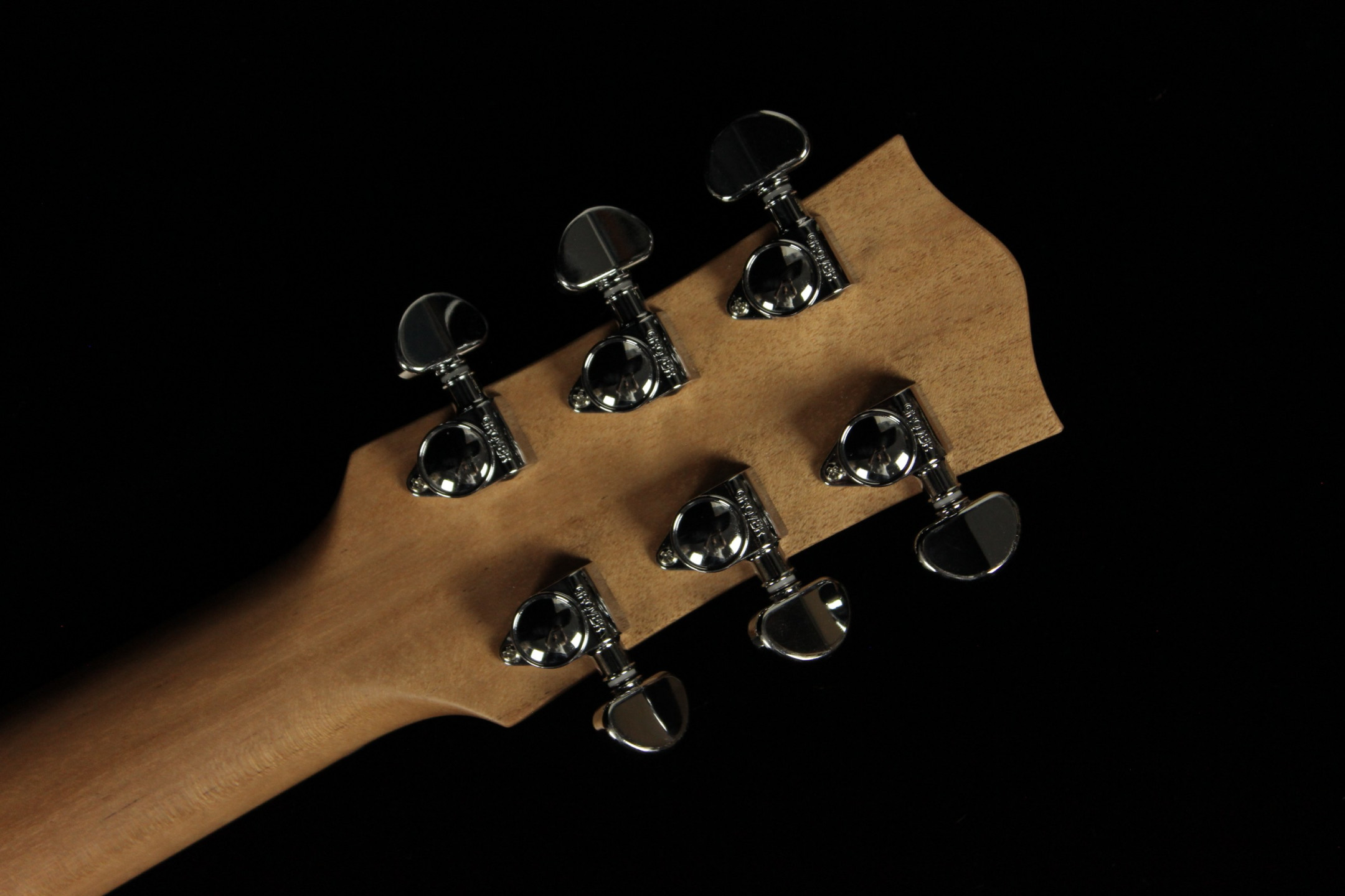 Электроакустическая гитара Maton EBW808C