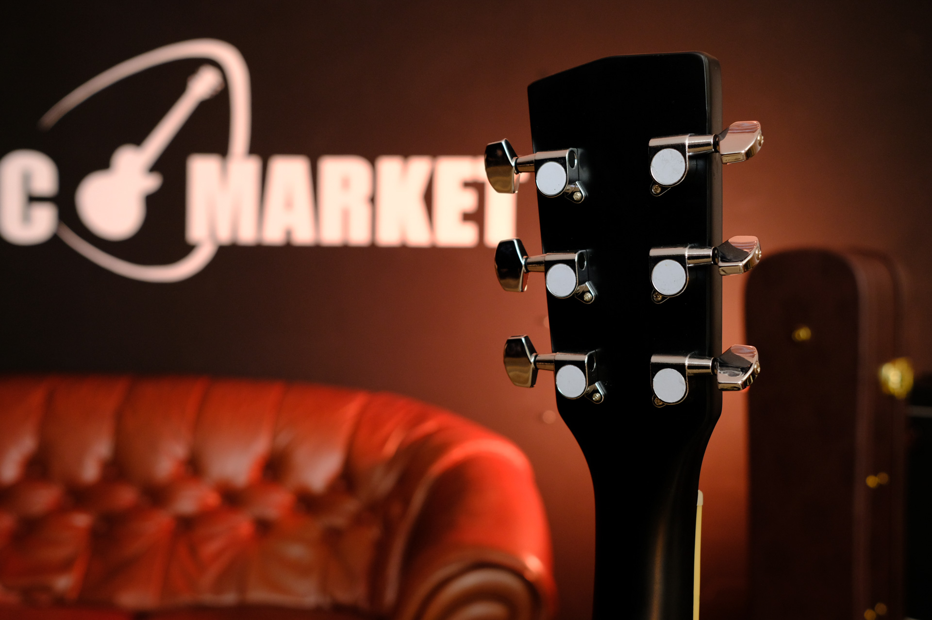 Электроакустическая гитара Parkwood PF51E-BKS