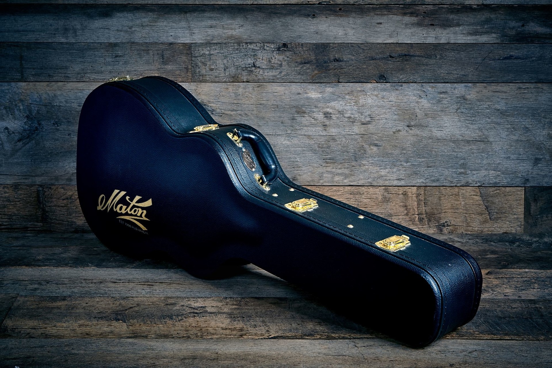 Электроакустическая гитара Maton EMBW-6