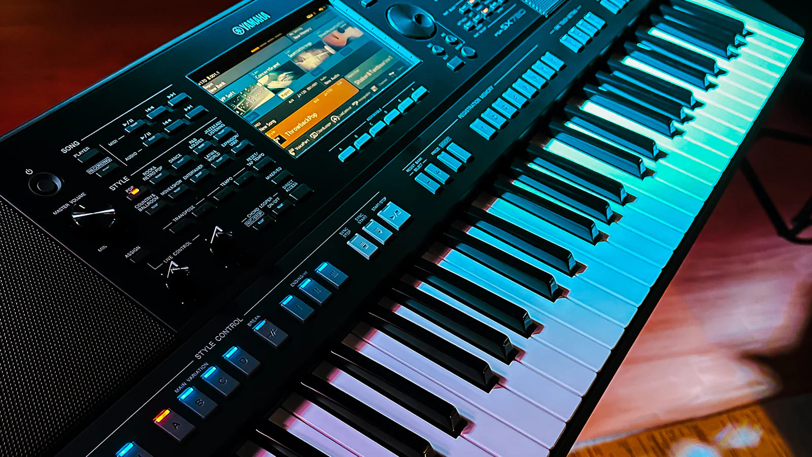 Синтезатор Yamaha PSR-SX720